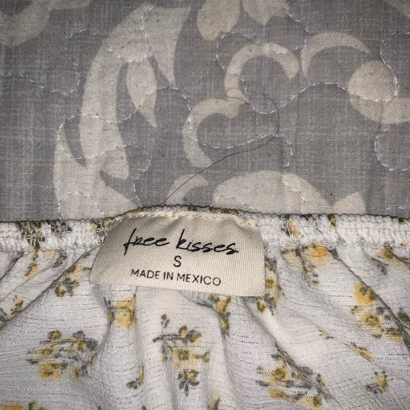 Floral Blouse - Picture 3 of 3